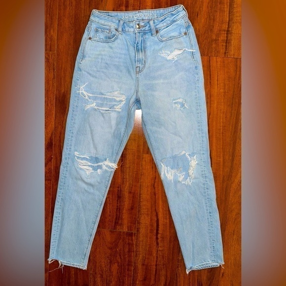 American Eagle Distressed Mom Jean - Picture 1 of 8